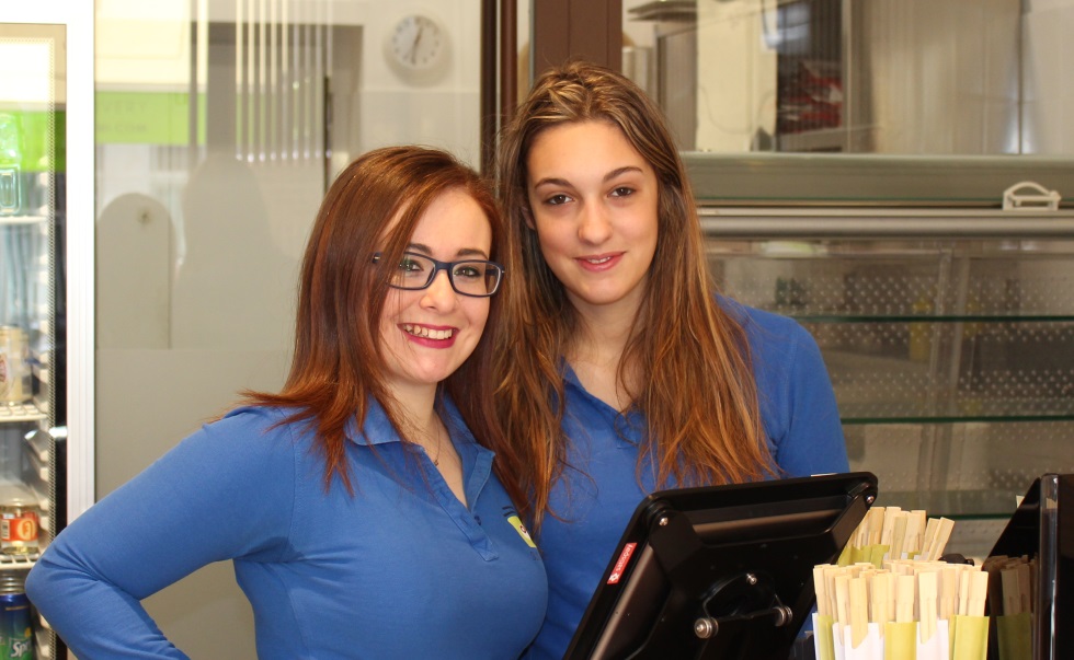 Ragazze vendita miglior sushi Milano